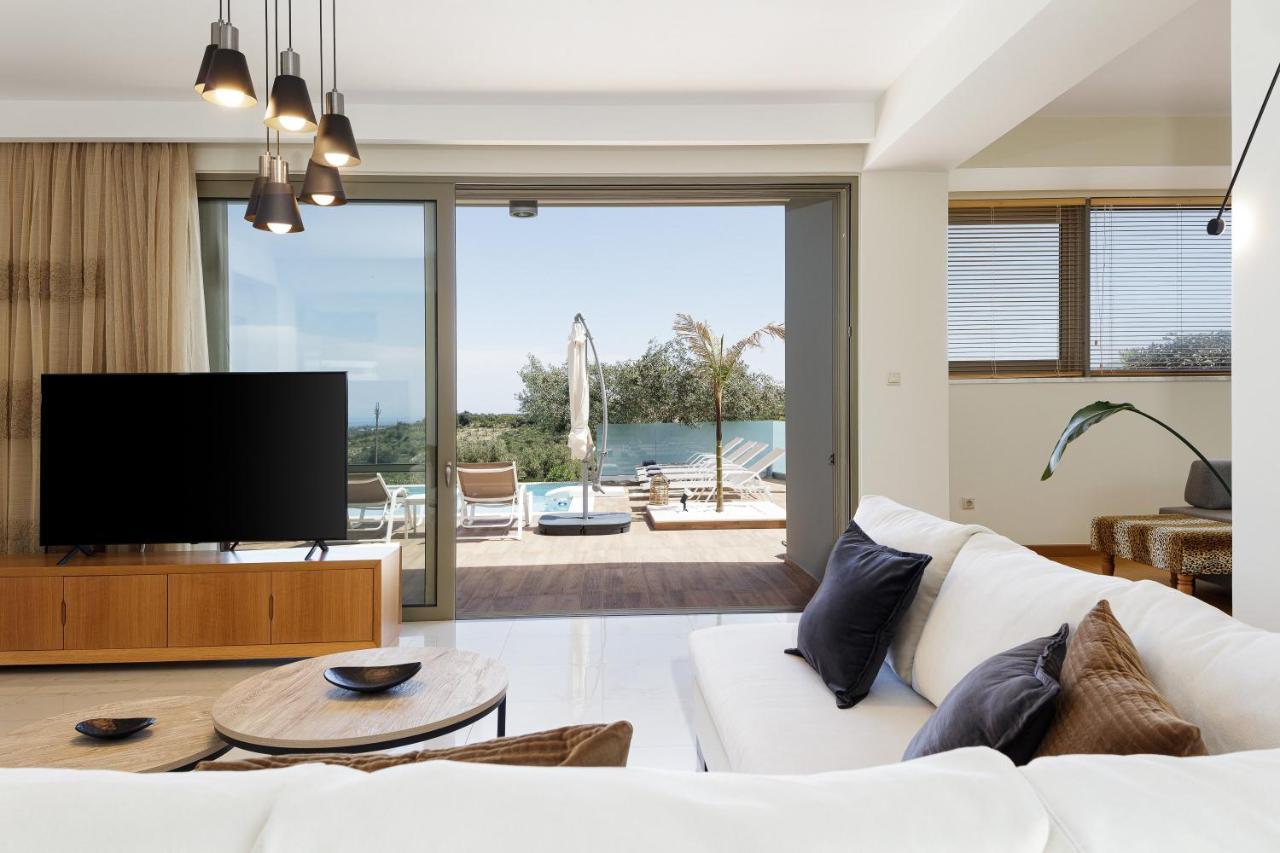 Rizes Villa With Jacuzzi & Heated Pool Agia Triada Exterior foto